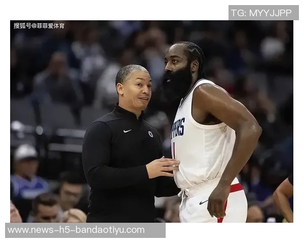 卢指导分析对手中锋外投威胁我们的大个子速度不足小阵容劣势明显 卢指导分析对手中锋外投威胁我们的大个子速度不足小阵容劣势明显