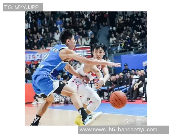 莱夫利谈三分球和篮板:不求频繁出手但希望每场稳定贡献 莱夫利谈三分球和篮板:不求频繁出手但希望每场稳定贡献