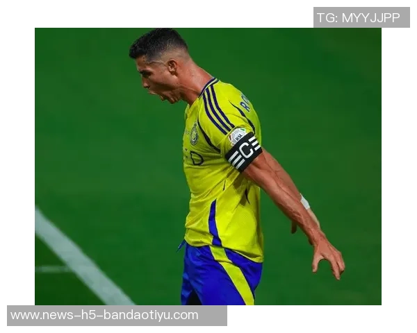 C罗补时任意球前自我激励却遗憾失误未能助队逆转胜局