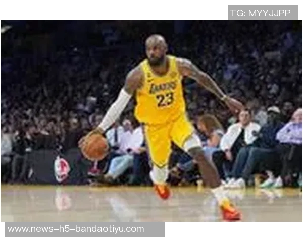 夸梅称詹姆斯防守回半场吃力进攻如火车头般迅猛 夸梅称詹姆斯防守回半场吃力进攻如火车头般迅猛